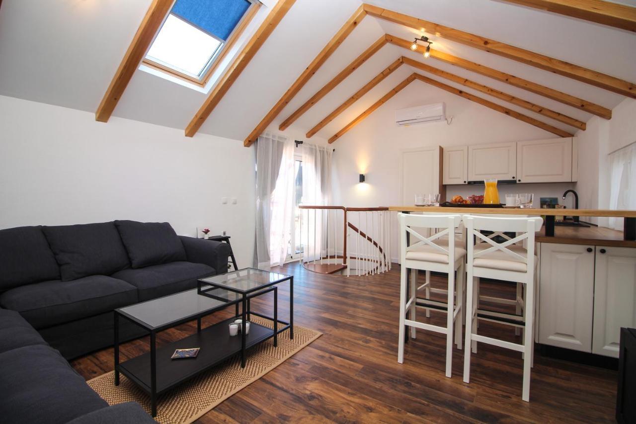 Ghetto Apartment Primosten Bagian luar foto