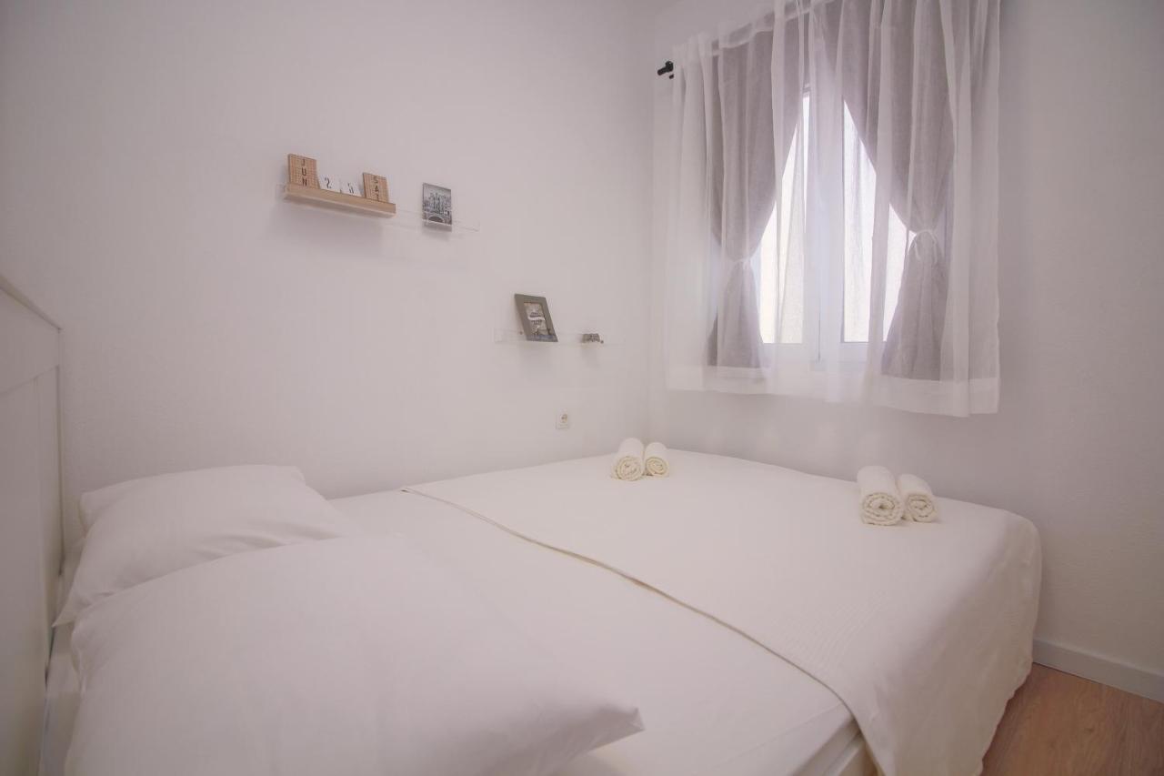 Ghetto Apartment Primosten Bagian luar foto